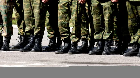 Militari şi angajaţi ai unei unităţi militare din Sibiu, reţinuţi pentru furt de carburant şi alte bunuri