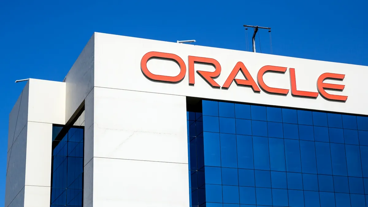 Concedieri masive la Oracle. Câți bani primesc angajații care rămân fără loc de muncă compensație