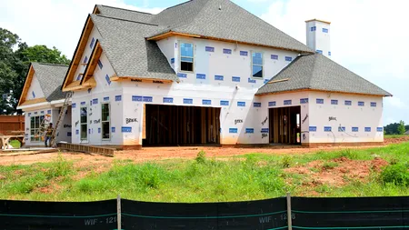 Statistică: Scădere cu 10,5% a numărului de autorizaţii de construire pentru zona rezidenţială, în primele opt luni