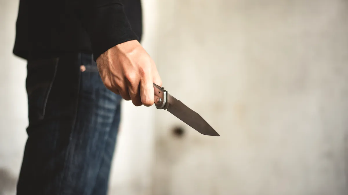 Concubini înjunghiați în gât la Eforie Nord