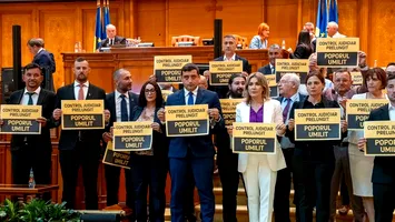 Protestul AUR la deschiderea sesiunii: susținere totală pentru ”martirul” Georgescu