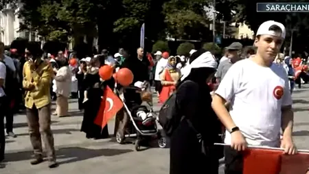 Turcia: Sute de persoane au manifestat împotriva comunităţii LGBT la Istanbul