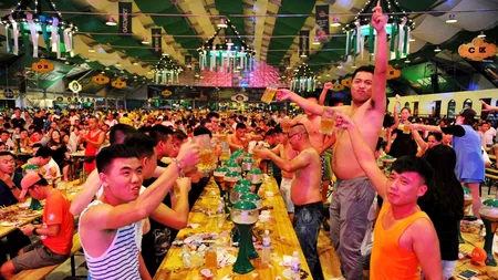 Festivalul Internațional al berii din China a uimit lumea în pandemie