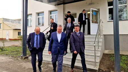 Nicolae Ciucă, în vizită la Spitalul Județean de Urgență Ploiești: cel mai modern bloc operator din țară