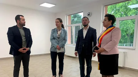 De Ziua Învățătorului, Ligia Deca s-a aflat printre dascăli