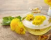 Ceaiul de păpădie detoxifică organismul și reglează digestia. Ce alte beneficii are și ce plante îl completează