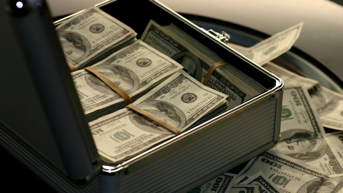 Bonusuri de milioane pentru șefii băncii falimentare Silicon Valley Bank