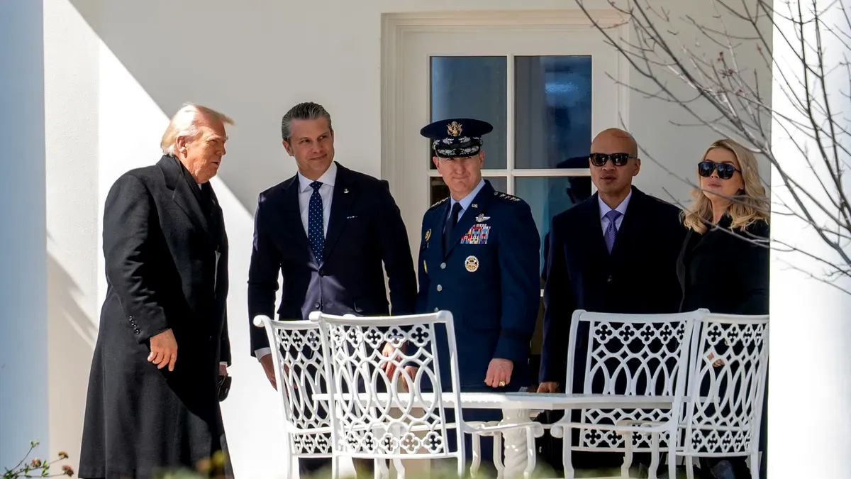 Marșul spre Teheran: Cum se încurcă Trump în propriul cabinet de «Yes-meni