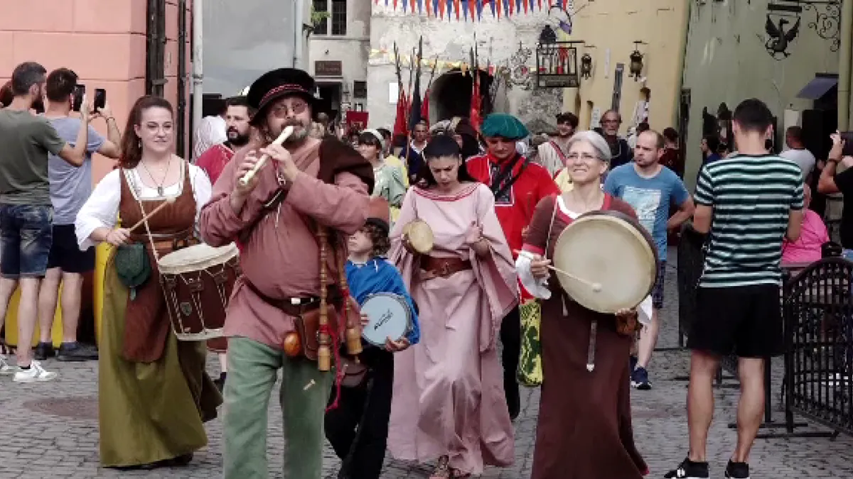 Băuturi medievale, la reducere pentru cei care ştiu parolele Festivalului Sighişoara Medievală