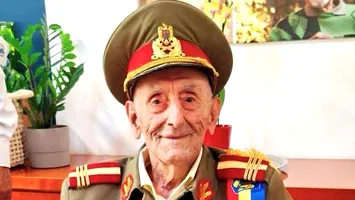 Gest unic de 1 Decembrie: Președintele Nicușor Dan a decorat un singur om. Cine este eroul de 107 ani care a luptat la Cotul Donului