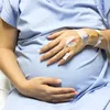 Premieră mondială: făt afectat de o boală fatală, tratat în timpul sarcinii