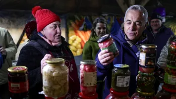 Cât costă geaca purtată de Călin Georgescu la piață. În ziua boicotului, s-a îmbrăcat de la nemți