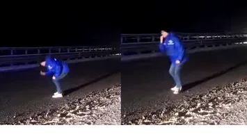 Prefectul de Buzău, gest șocant: a gustat sarea de pe șosele. Critică dur dezinteresul drumarilor: Ninge prea frumos ca să mai deranjeze zăpada (VIDEO)