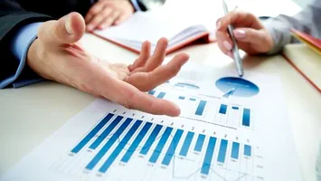Sondaj BNR: se mențin riscurile privind creditele acordate corporațiilor. „Nu așteptați relaxarea condițiilor!