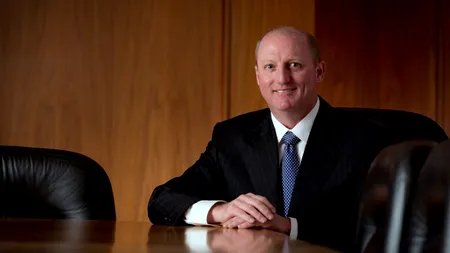 Finalul unei ere. Cine este Greg Abel, omul ales să conducă imperiul lui Warren Buffet