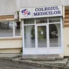 Colegiul Medicilor lovește în informarea pacienților: reclama medicală interzisă la peste 500 de metri