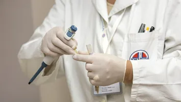Medicii și asistentele vor primi până la șase salarii minime