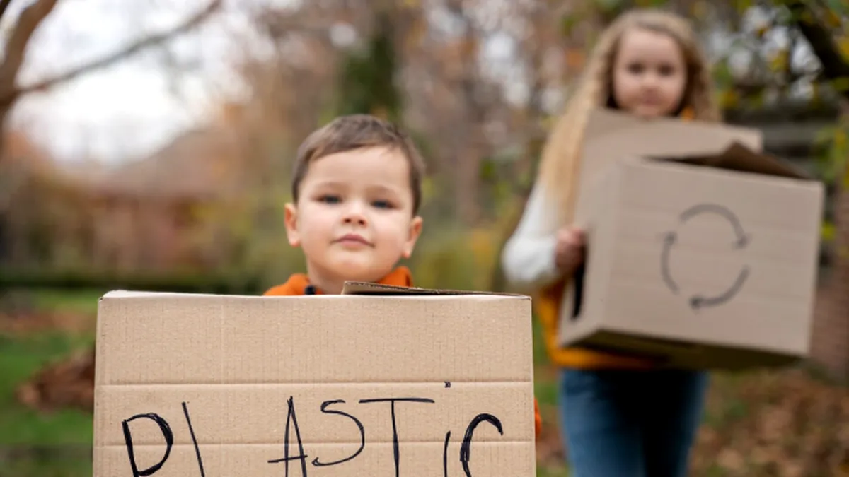 Cum îi putem proteja pe copii de toxinele ascunse în plastic