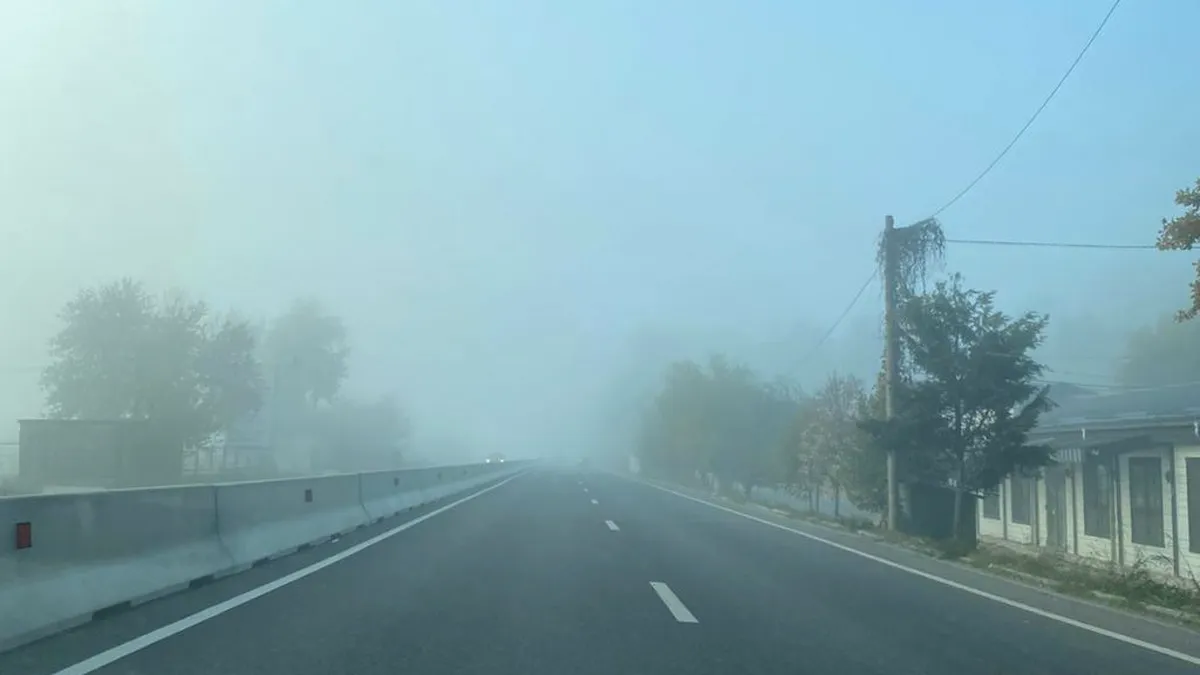 Cod galben de ceață în șase județe, vizibilitate redusă pe două autostrăzi