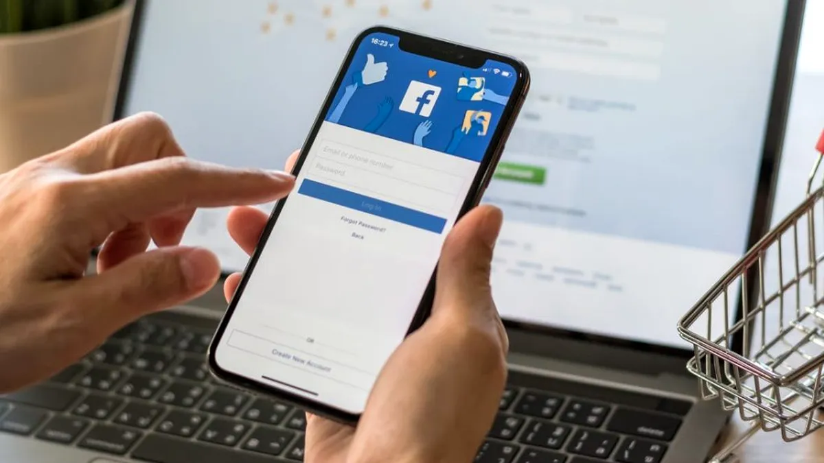 Facebook reduce vizibilitatea conținutului politic