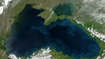 Poluare în Marea Neagră: ce riscuri există pentru turiștii români de 1 Mai