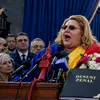 Tovarășa Șoșoacă: denunțată penal pentru trădare și comunicarea de informații false