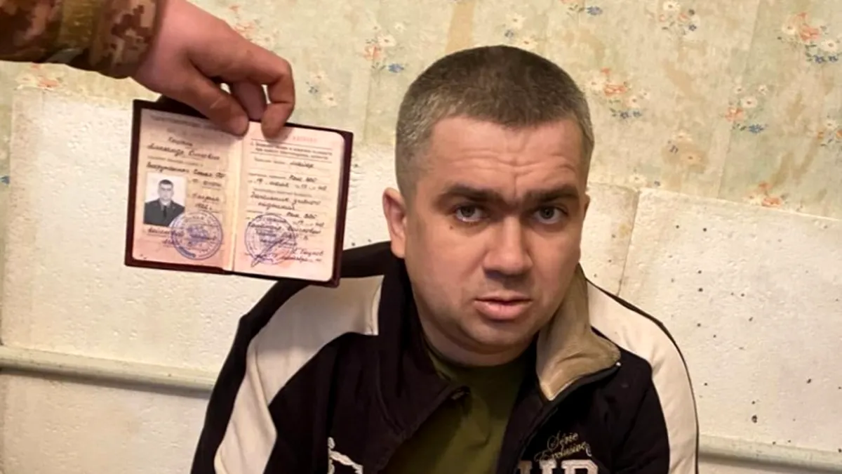 Șef din armata rusă cu chiloți în însemnele Ucrainei