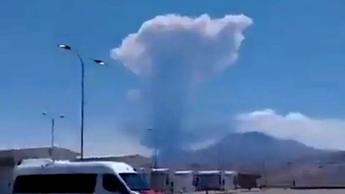 Vulcanul Lascar din Chile a aruncat o coloană de fum la 6.000 de metri înălțime