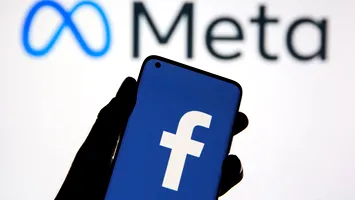 Facebook „închide gura” partidelor în UE: Din 2025, fără reclame politice. De ce Meta spune „pas” democrației digitale