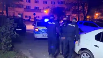 Divorț în stil oltenesc. A „semnat“ actele de divorț cu cuțitul și a ajuns în arestul IPJ Dolj