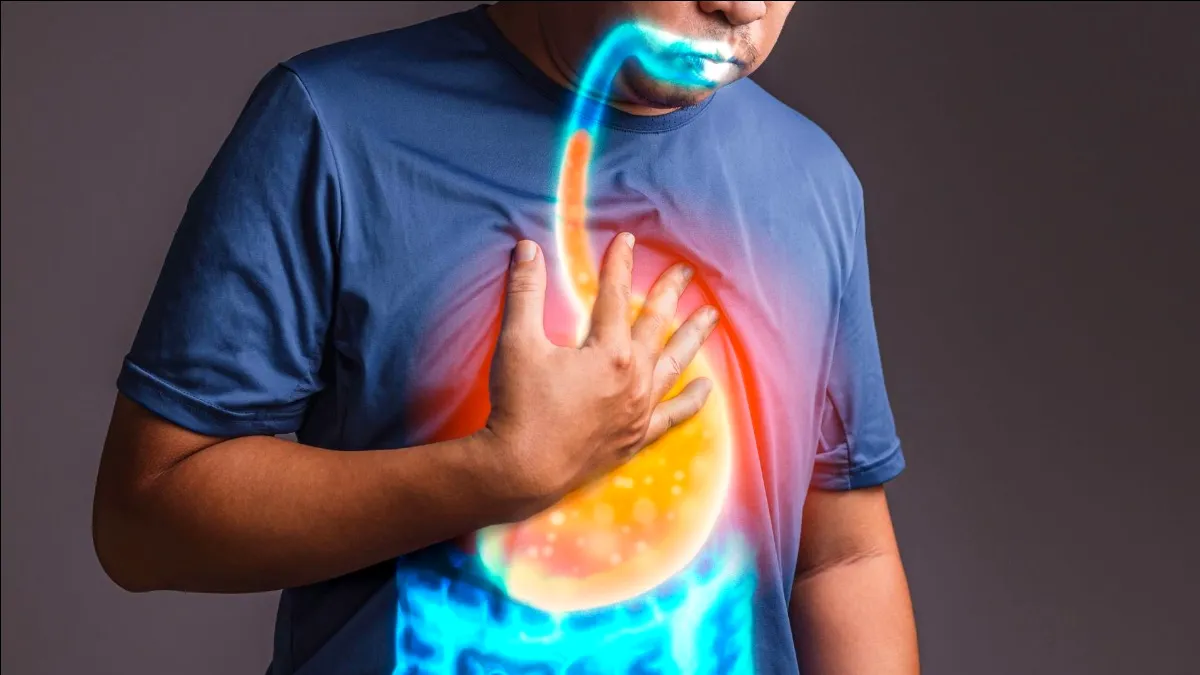 Ai reflux gastroesofagian? Iată ce să faci pentru ca acidul din stomac să nu îi distrugă dinții!