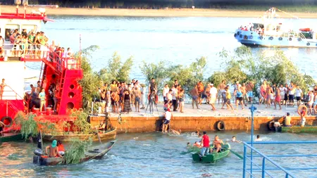 „Ziua Marinei”, sărbătorită cazon, fără „Neptun - Zeul Mărilor” și tradiționalele jocuri marinărești (FOTO)