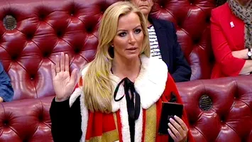 Ecourile pandemiei: baroneasa Michelle Mone – frumușica învăluită în scandalul celor 122 de milioane