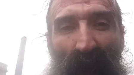 „Stegarul dac” se simte ca cioara-n par pe un stâlp de lângă Parlament
