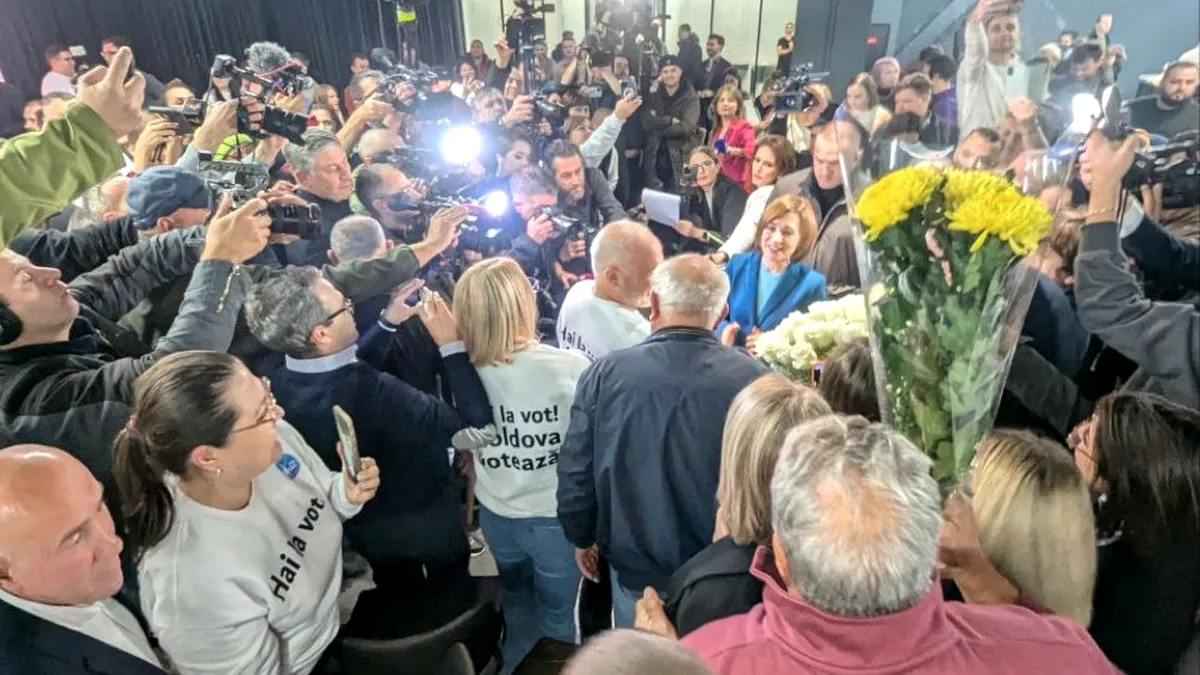 Victorie sărbătorită la sediul PAS: Maia Sandu, întâmpinată cu aplauze și cântece de triumf