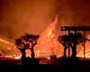 Incendiu devastator pe litoral: două beach-baruri din Mamaia au fost mistuite de flăcări