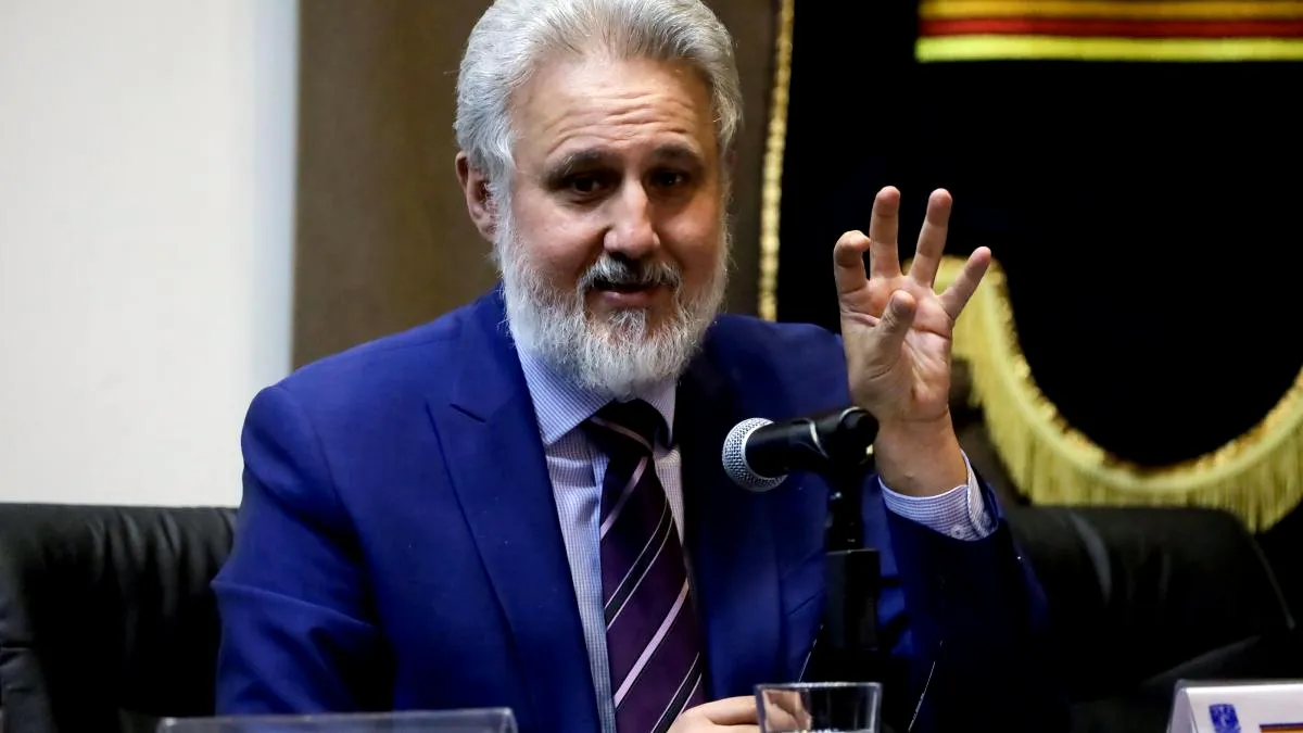 Nicușor Dan l-a rechemat pe ambasadorul Marius-Gabriel Lazurcă din Mexic. Diplomatul, vehiculat pentru șefia SIE