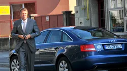 Ocazie rară: Mașina de protocol condusă de președintele Klaus Iohannis, scoasă la licitație pentru doar 1.000 de Euro