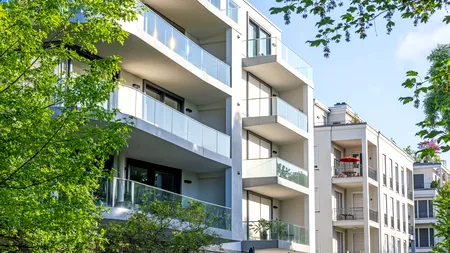 Cum poți cumpăra apartamente în zone de lux la jumătate de preț