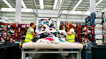 Un proiect de OUG riscă să blocheze sectorul second hand și să crească generarea de deșeuri în România