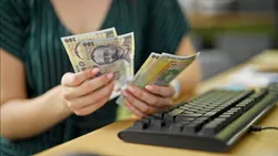Vești bune pentru români! Alocațiile și indemnizațiile ajung mai devreme în martie