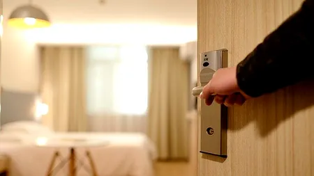 În Praga, persoanele fără adăpost cu COVID-19 pot fi carantinate într-un hotel de lux