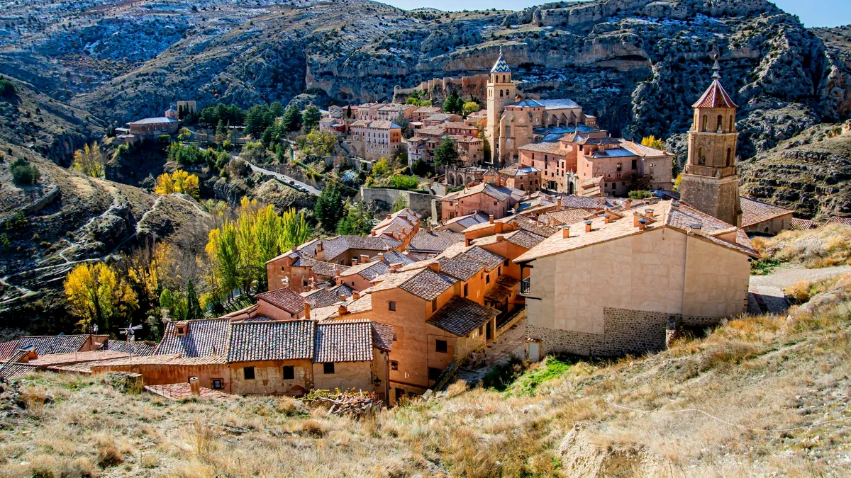 Turiştii sunt invitaţi în Spania pentru a salva satele pe cale de dispariţie
