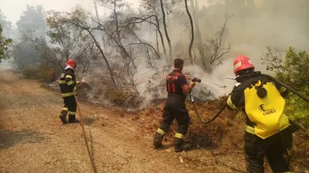 40 de pompieri români au plecat în Grecia pentru a ajuta la stingerea incendiilor