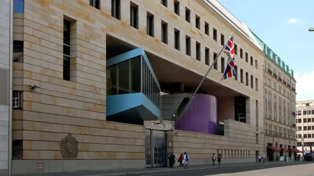 Acuzație de spionaj în favoarea Rusiei pentru un cetățean britanic salariat la ambasada Regatului Unit la Berlin