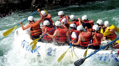Accident pe râul Jiu în timpul unui concurs de rafting: O persoană a murit