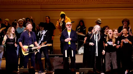 „People Have the Power!”: Patti Smith, Bruce Springsteen și Michael Stipe au electrizat Carnegie Hall într-un tribut de neuitat