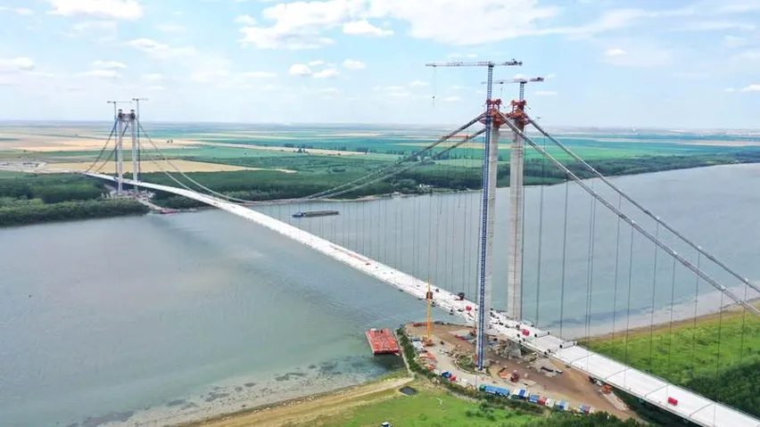 Șantaj: Firma care a făcut podul de la Brăila cere 230 milioane de lei ca să dea drumul la circulație