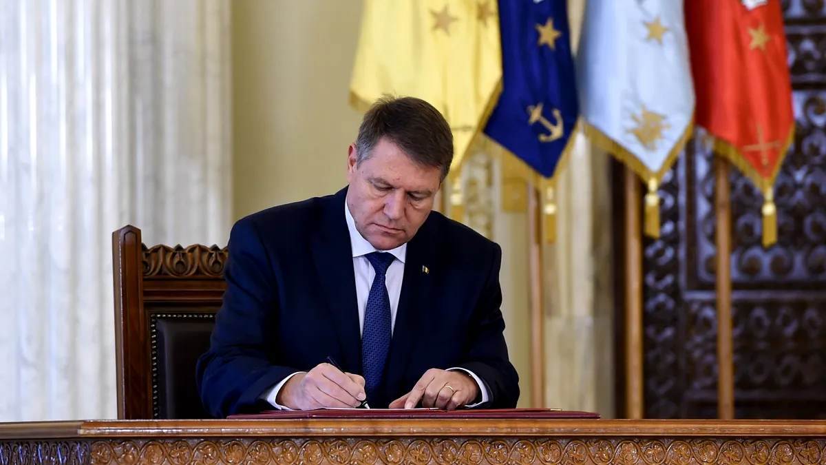 În plin scandal legat de pensiile speciale, continuă pensionările pe bandă rulantă ale judecătorilor. Decretele semnate astăzi de Iohannis