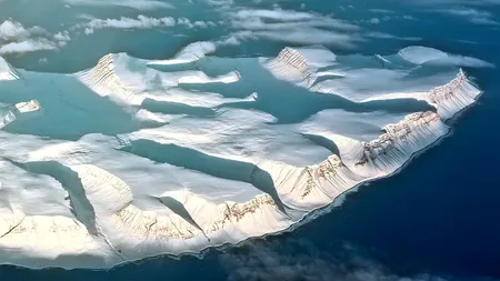Antarctica: Un bloc de gheaţă cu o suprafaţă cât cea a oraşului Los Angeles s-a dezintegrat